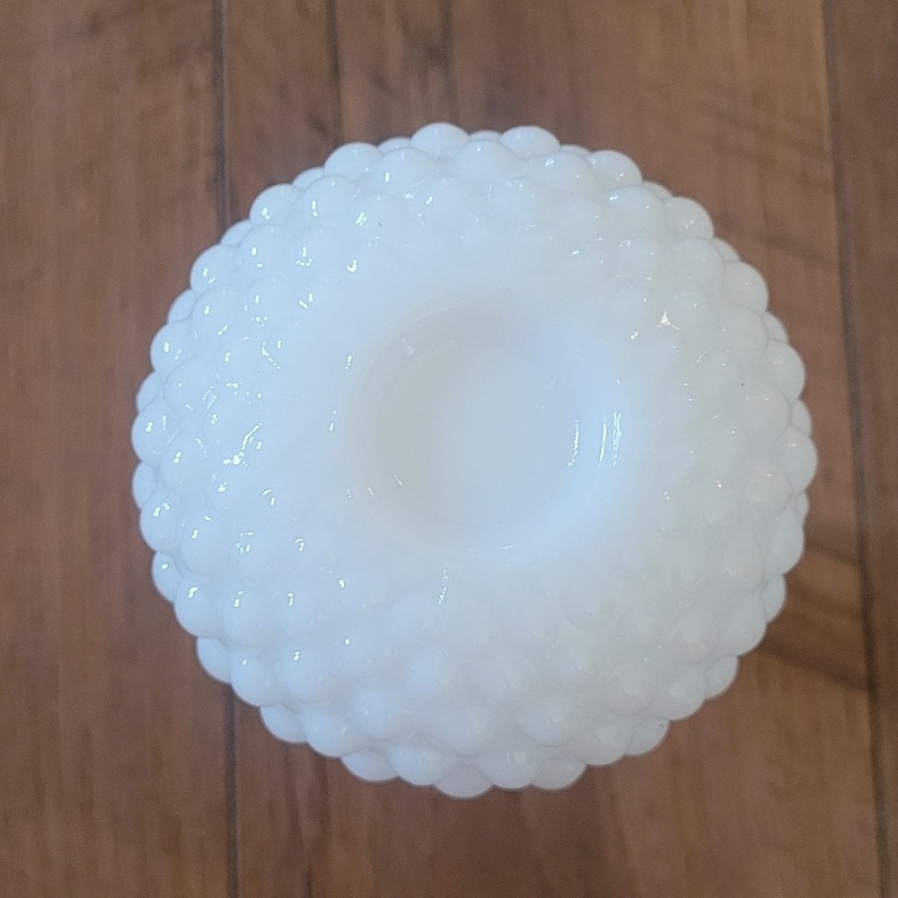 Vintage White Milk Glass Hobnail Bud Vase Bulbous Base Mid Century Modern 6.5" - Picture 5 of 6
